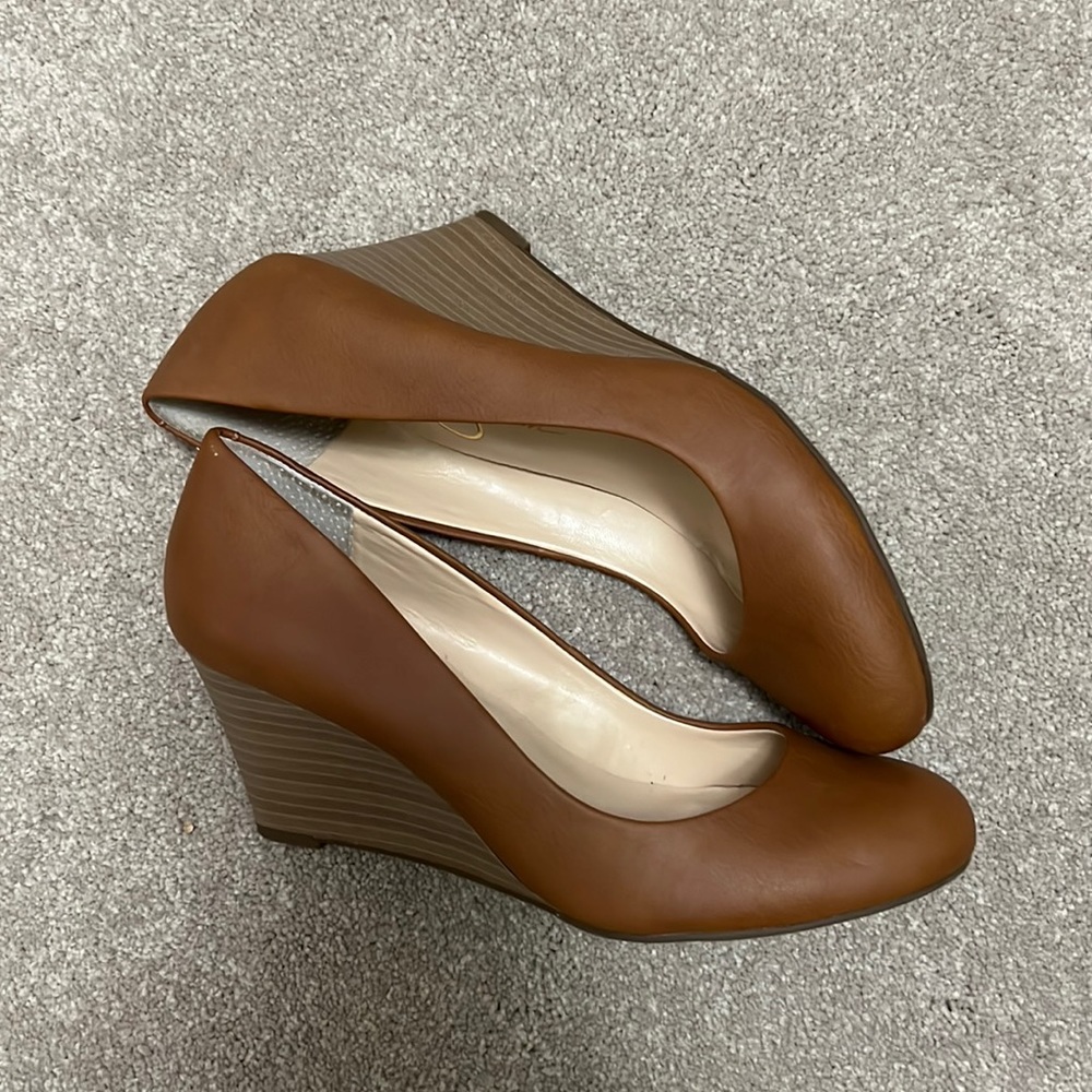Jessica Simpson brown heels size 9